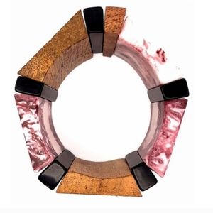 STRETCHY STATEMENT PIECE WOOD BRACELET.  NEW.